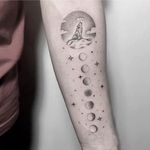 Howl at the Moon by Pablo Torre (via IG-pt78tattoo) #microtattoo #dotwork #minimalistic #pablotorre