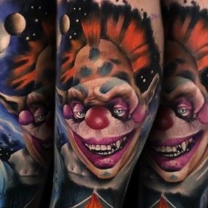 A killer clown from outer space by Tony Clemence (IG—tonyclemence). #color #KillerKlownsfromOuterSpace #realism #portraiture #TonyClemence