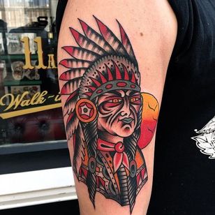 Tatuaje nativo americano por Luke Jinks #nativeamerican #nativeamericantattoo #traditional #traditionaltattoo #traditionaltattoos #traditionalartist #LukeJinks