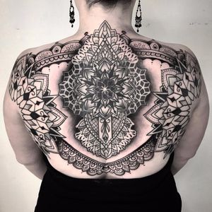 Sacred body by Sean Hall #SeanHall #sacredgeometry #blackwork #blackandgrey #geometric #pattern #mandala #pattern #ornamental #lace #dotwork #linework #tattoooftheday