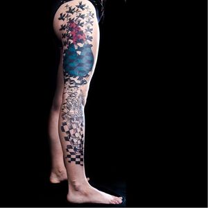Impressive leg tattoo by Seb InkMe #SebInkMe #graphic #abstract