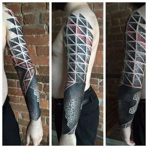 Tattoo by Nathan Mould #patterntattoo #patternwork #geometric #geometrictattoo #geometrictattoos #geometricartists #patternworkartist #dotwork #contemporarytattoos #NathanMould
