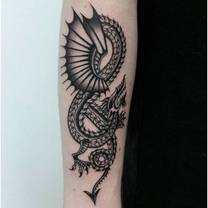 Dragon tattoo by Sera Helen. #SeraHelen #blackwork #oldschool #fineline #classic #dragon