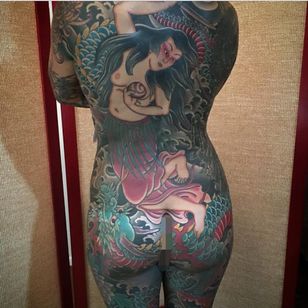 Un body exquisito de una mujer en topless y un dragón a través de Rodrigo Melo (IG-rodrigomelotattoo).  #bodysuit #dragon #japanese #RodrigoMelo #traditional #woman