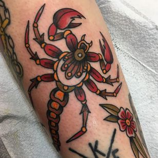 Impresionante tatuaje de escorpión por renemvrie #tattooapprentice #scorpion #traditional