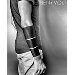 Big and bold arm bands by Ben Volt (IG—benvolt). #BenVolt  #blackwork #Bold #forearm #negativespace
