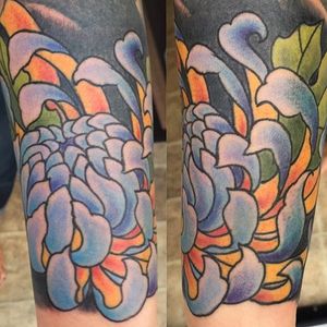 Pale blue chrysanthemum tattoo by Matthew Adams. #flower #chrysanthemum #neotraditional #Japanese #MatthewAdams
