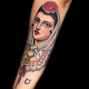 The Barefoot Contessa by Xam the Spaniard #XamtheSpaniard #color #traditional #portrait #lady #newtraditional #chulapa #jewelry #nacklace #lace #rose #flower #peony #ribbon #tattoooftheday