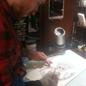 Tattooist Douglas Grady working on a color study at Magic Cobra Tattoo Society (IG—douglasgrady). #cobras #DouglasGrady #fineart #MagicCobraTattooSociety #NYCtattooshops #skull #Williamsburg