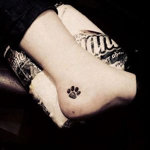 Dani's #edsheeran paw print tattoo #pawprinttattoo