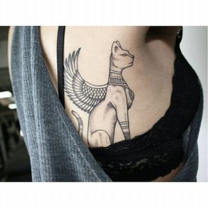 Bastet tattoo by Zelina Reissinger #ZelinaReissinger #linework #minimalistic #small #bastet #blackwork #btattooing #blckwrk