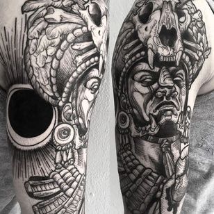 Tatuaje del Sumo Sacerdote Maya por Phil Kaulen #mayan #blackwork #blackworktattoo #blackworkportrait #sketch #sketchtattoo #PhilKaulen