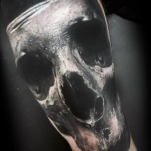 Close up Skull Tattoo by Sandry Riffard @audeladureeltattoobysandry #SandryRiffard #SandryRiffardtattoo #Realistic #Black #Blackandgray #Blackwork #Skull #Skulltattoo #France