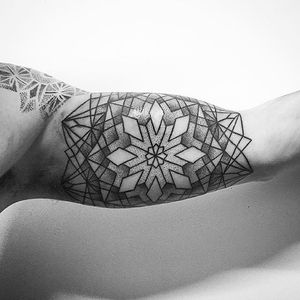 Awesome geometric tattoo by Inga Hannarr. #ingahannarr #geometric #dotwork