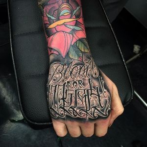 Lettering Hand Tattoo by @seventh_dean #lettering #script #handtattoos #hand #letteringtattoo