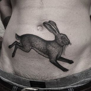 Tatuaje de conejo por Luca Cospito #rabbit #blackwork #blackworkartist #blackink #darkart #darkartist #spanishartist #LucaCospito #dyr #blackworkrabbit