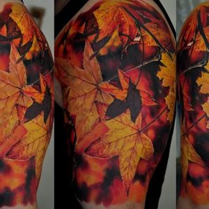 Hyper realistic foliage by Dmitriy Samohin (via IG-dmitriysamohin) #fall #autumn #foliage #leaves #hyperrealism #realism #color #DmitriySamohin