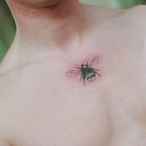 Bb bee tattoo by Seoeontattoo #Seoeon #smalltattoos #blackwork #bee #insect #nature #wings #chesttattoo #tiny #minimal #illustrative #tattoooftheday