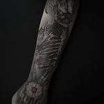 Blackwork tattoo by Felipe Kross. #FelipeKross #blackwork #dotwork #demon #creature