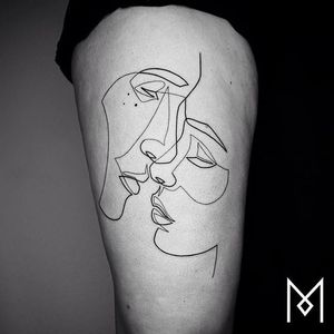 Single line kiss tattoo by Mo Ganji. #MoGanji #minimalist #singleline #continuousline #portrait #face #kiss #lovers