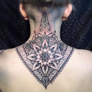 Feita por Glenn Cuzen #GlennCuzen #mandalatattoo #mandala #pontilhismo #dotwork #blackwork #unalome