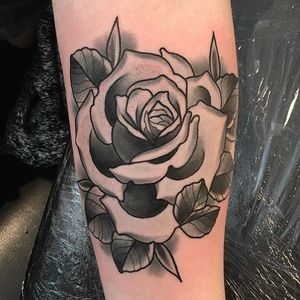 Beautiful rose in shades of grey. By Chloe Aspey. #rose #flower #blackandgrey #greyrose #ChloeAspey #neotraditional