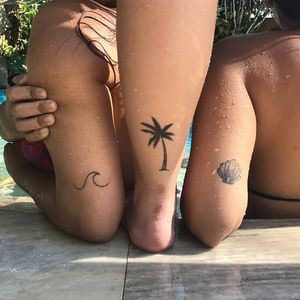 Tattoo de amizade #DiegoSouza #tatuadoresdobrasil #brasil #brazil #brazilianartist #friendtattoo #tattoodeamizade #onda #wave #concha #shell #coqueiro #arvore #tree #coconuttree