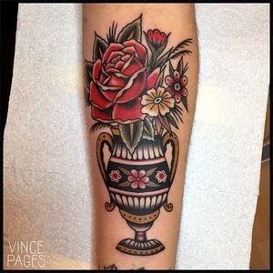 Flower Vase Traditional Tattoo by Vince Pages @Vince_Pages #Vincepages #Traditional #Traditionaltattoo #Nuitnoiretattoo #Geneva #Switzerland #Flower #Vase