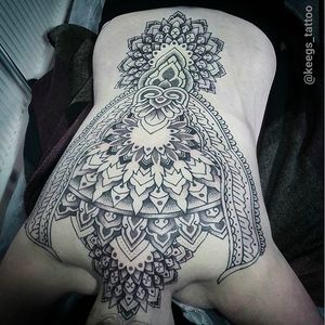 Beautiful back tattoo, awesome tattooing by Keegan Sweeney. #KeeganSweeney #keegstattoo #geometrictattoo #backtattooo #blackwotk