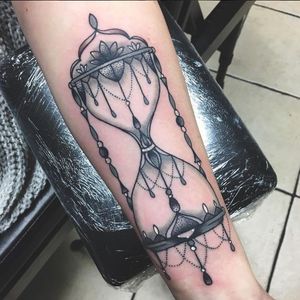 Black and grey hourglass tattoo by Maddison Magick #MaddisonMagick #blackandgrey #blackwork #hourglass
