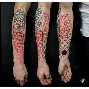 Dotwork Tattoo With Red and Black Ink #Dotwork #Geometric #DotworkGeometric #PatternTattoos #Effedots