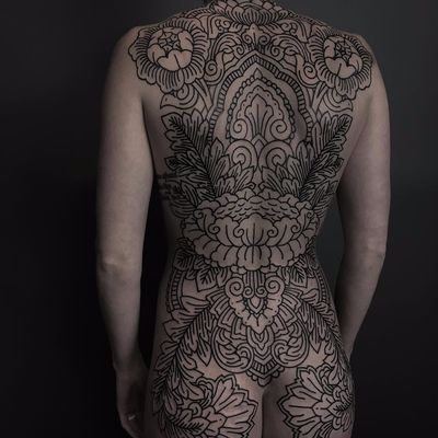 Open lotus by Clinton Lee #ClintonLee #blackwork #linework #dotwork #flowers #ornamental #pattern #lotus #fern #design #decorative #tattoooftheday
