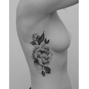 Realism peony tattoo by Tritoan Ly #TritoanLy #peony #peonies #realism #realistic