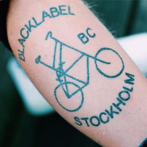 Simple linework bicycle tattoo #bicycle #bike #stockholm #linework #blackwork #btattooing #blckwrk #StreetStyle #TattooStreetStyle #trailerparkfestival