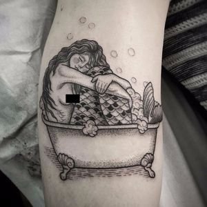 Mermaid Bathtime by Susanne Suflanda Konig #suflanda #SusanneKonig #blackwork #dotwork #linework #blackandgrey #mermaid #lady #pinup #bubblebath #bubbles #bathtub #tattoooftheday