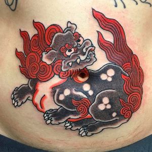 Awesome foo dog tattoo by Horitatsu, beautiful warm color! #Horitatsu #japanesestyle #irezumi #Japanesetattoo #kyoto #osaka #foodog