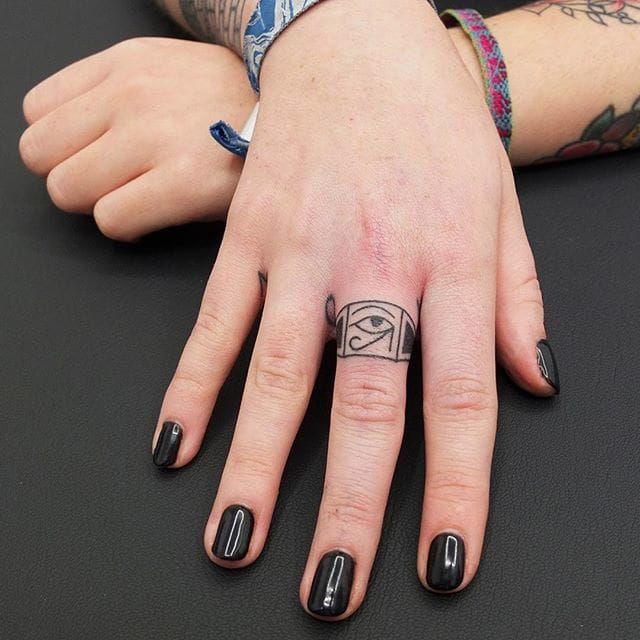 145 Cute and Discreet Finger Tattoos Designs