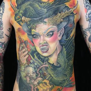 Tatuaje de Wendy Pham #WendyPham #TaikoGallery #WenRamen #neutraditional #color #Japanese #mashup #witch #woman #portrait #horn #bird #feather #wings #baby #death #crow #casserole #out apple #gut #back