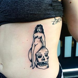 Skull woman tattoo by Knarly Gav #KnarlyGav #skull #woman #traditional #sketch (Photo: Instagram)
