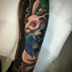 The White Rabbit from Alice in Wonderland by Roger Mares (IG—mares_tattooist). #AliceinWonderland #neotraditional #portraiture #RogerMares #theWhiteRabbit