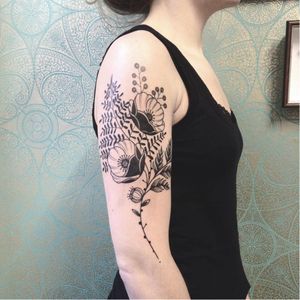 Tattoo by Caroline Karénine #CarolineKarenine #blackflower #black #flower