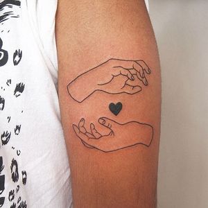 Linework hands tattoo by Jessica Channer. #linework #minimalist #illustation #hands #heart #JessicaChanner
