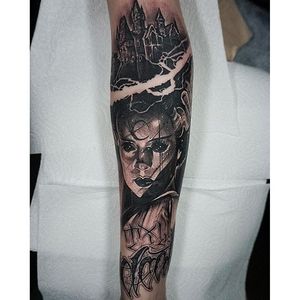 ‘Bride of Frankenstein’ tattoo by Anrijs Straume. #AnrijsStraume #trash #darktrashrealism #darktrash #blackandgrey #dark #macabre #horror #brideoffrankenstein #popculture