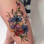 Lovely bouquet by Antonina Troshina #AntoninaTroshina #_rostra_ #flowers #leaves #berries #watercolor #color #realistic #realism #nature #tattoooftheday