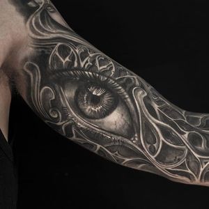 Black & grey sleeve by Mumia via Instagram (mumia916) #Mumia #blackandgrey #sleeve #realism #eye