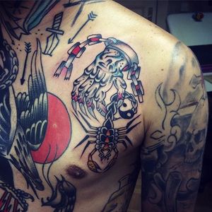 Hand Tattoo by Kalo Tattoos #HandTattoo #TattoosofHands #OldSchoolhandTattoos #OldSchoolDesigns #TraditionalTattoos #TraditionalTattoo #TraditionalArtists #KaloTattoos
