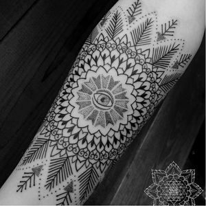 Mandala pattern tattoo by Kirk Nilson #KirkNilson #KirkEdwardNilsonII #geometric #mandala #pattern #dotwork #geometry