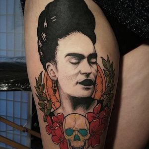 Frida Kahlo tattoo by Matt Pettis. #FridaKahlo #femaleicon #painter #fineart #icon #mashup