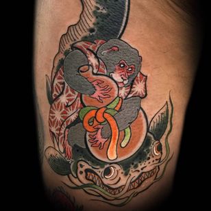 Una representación de Namazu basada en una impresión de Kunisada a través de Jess Tattoos (IG — jess_tattoos).  #Irezumi #Japonés #JessTattooer #Namazu #tradicional