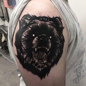 Bold blackwork sketch style bear tattoo by Rud De Luca @Ruddeluca #Ruddeluca #Bear #BearTattoo #sketchstyle #blackwork #black